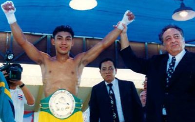 A day like today Thai Sirimongkol Sinwancha, conquered the vacant WBC super featherweight title